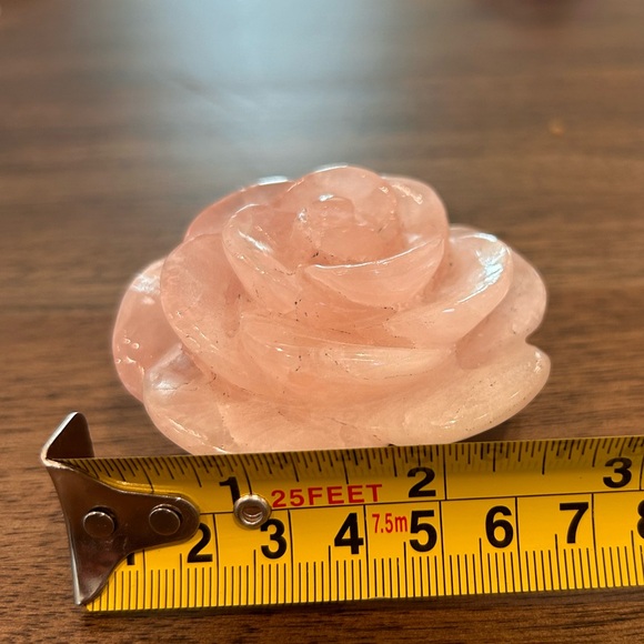 Rose Quartz Crystal Rose - Picture 3 of 3